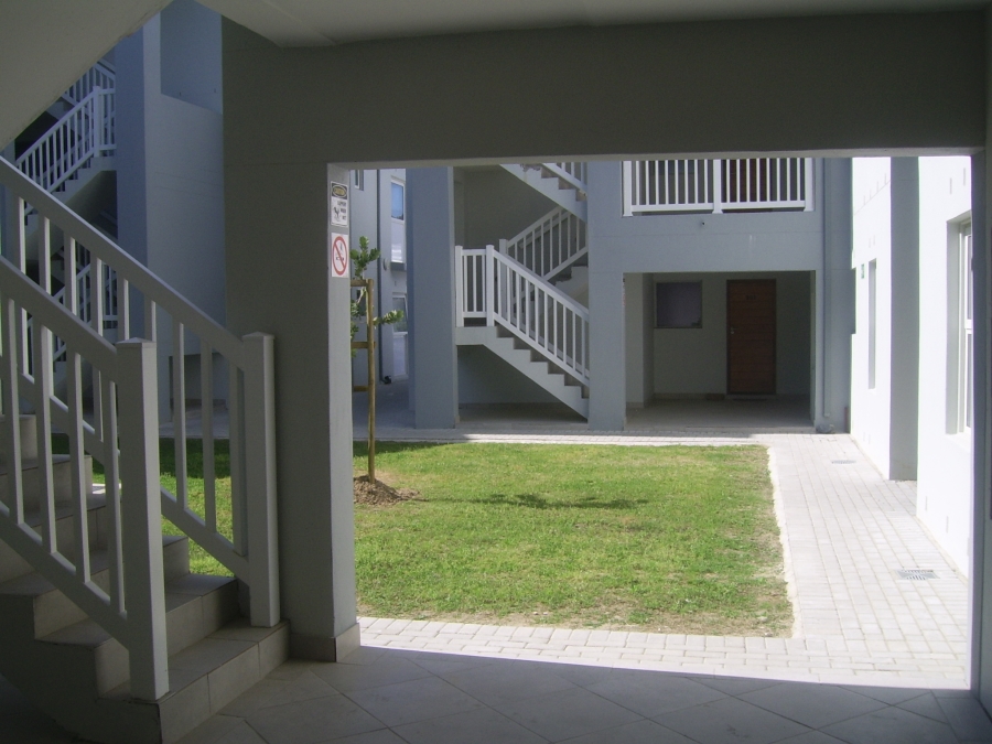 2 Bedroom Property for Sale in Bergenzicht Estate Western Cape